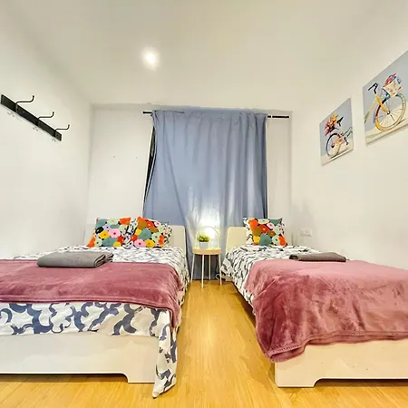 بيت شباب Carrer Del Duc برشلونة